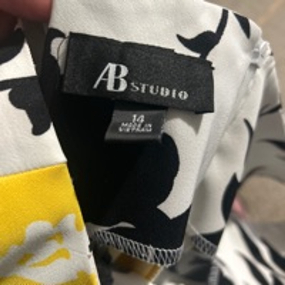 Women's AB Studio Dress Size 14 White Black Yellow Floral Sleeveless - Picture 5 of 6
